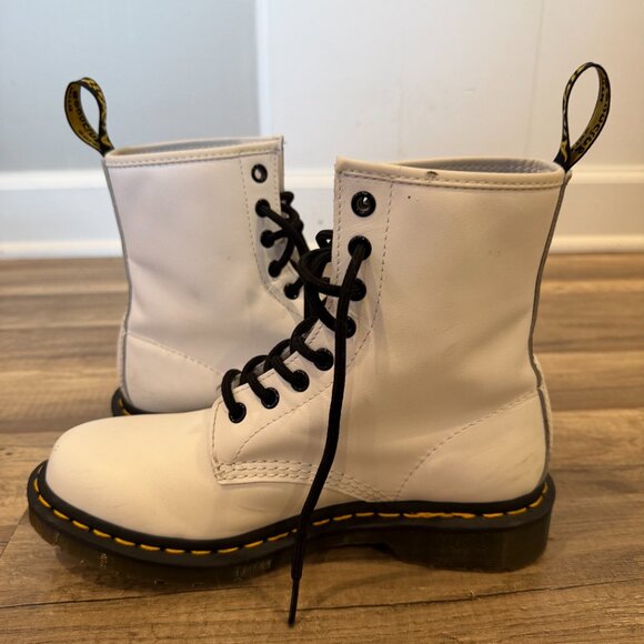 Dr. Marten White Combat Boots 1460 Combat AirWair White Leather sz 8 - Picture 2 of 7